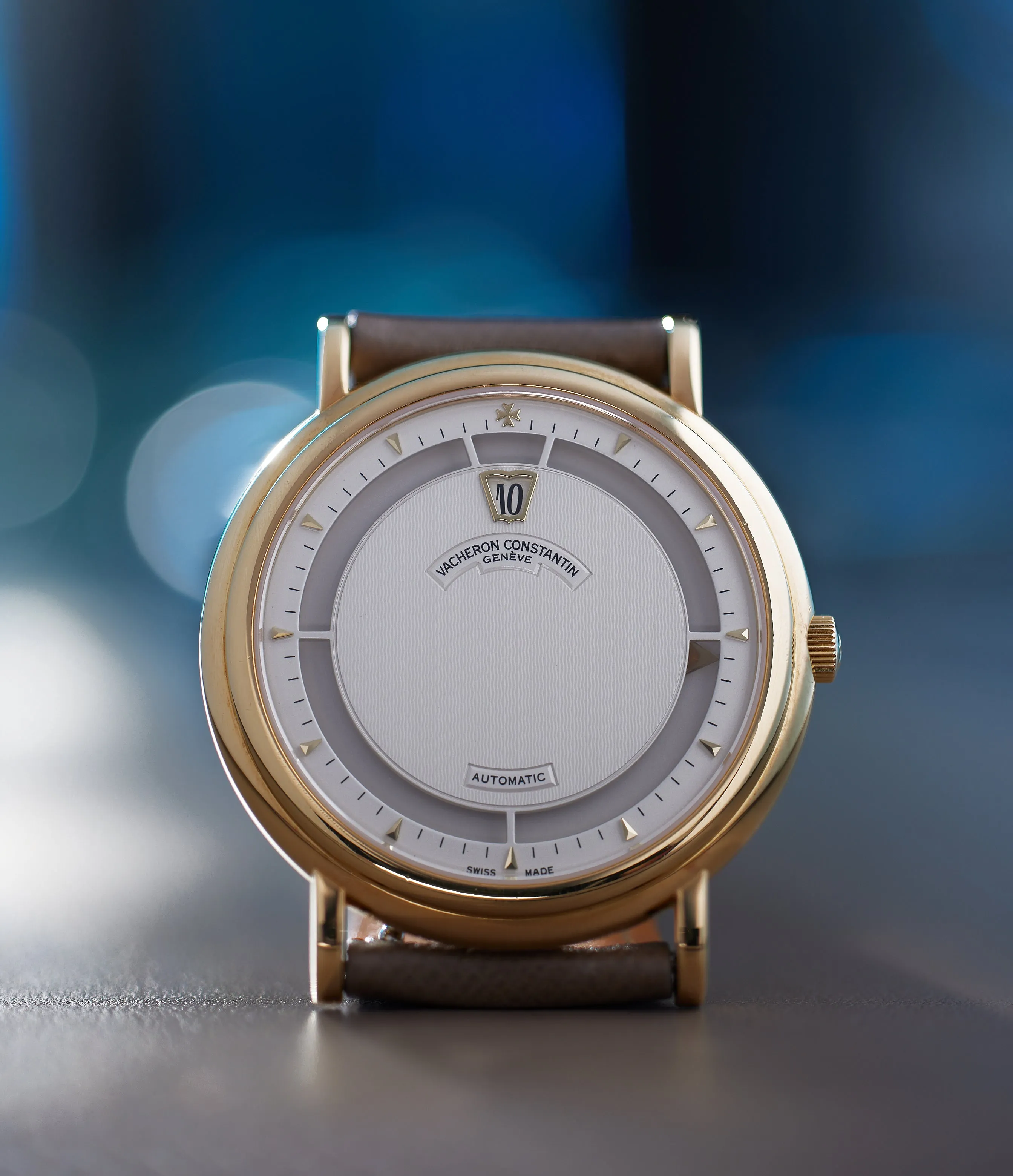 Jump Hour 43040 | Yellow Gold