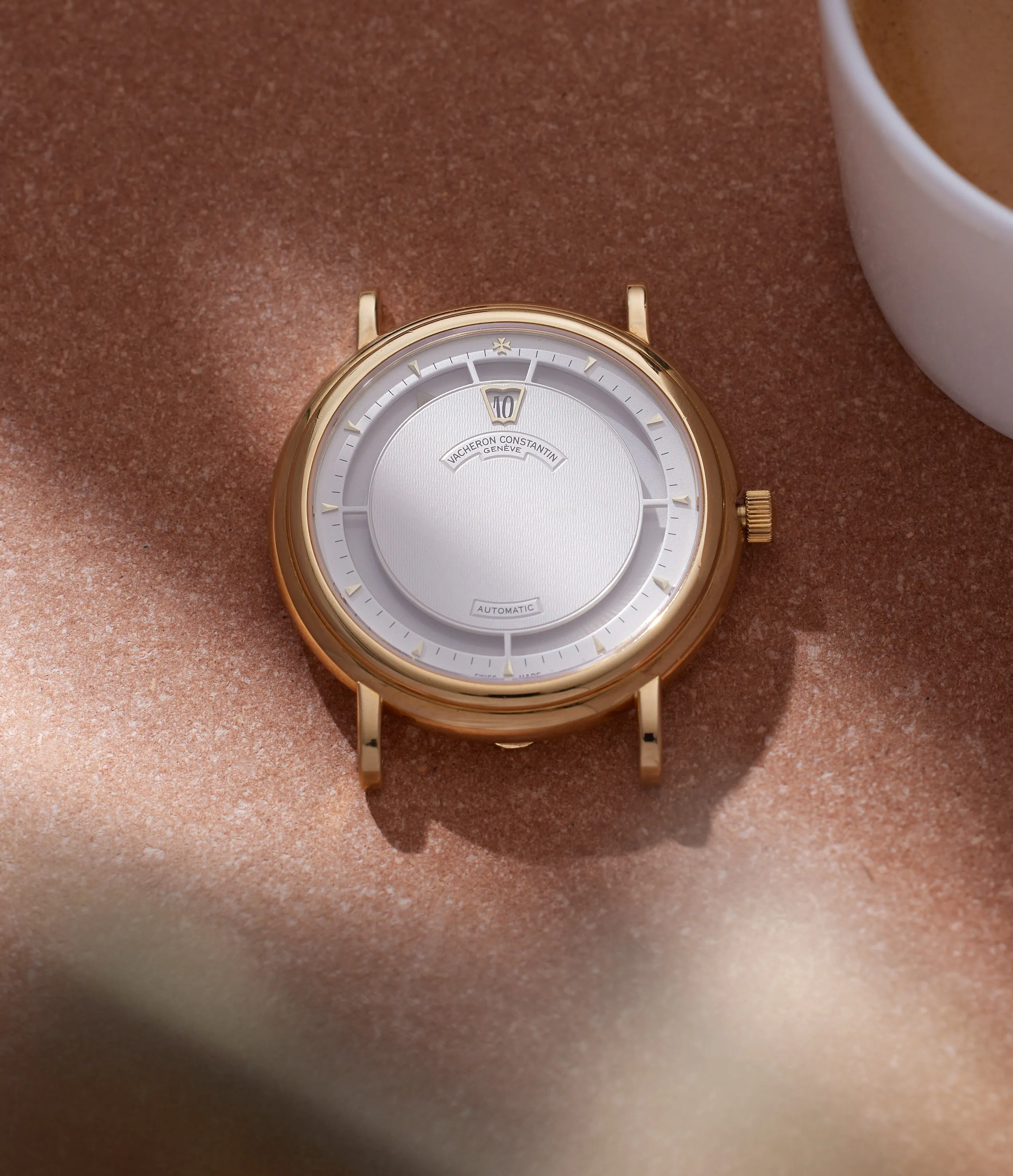 Jump Hour 43040 | Yellow Gold